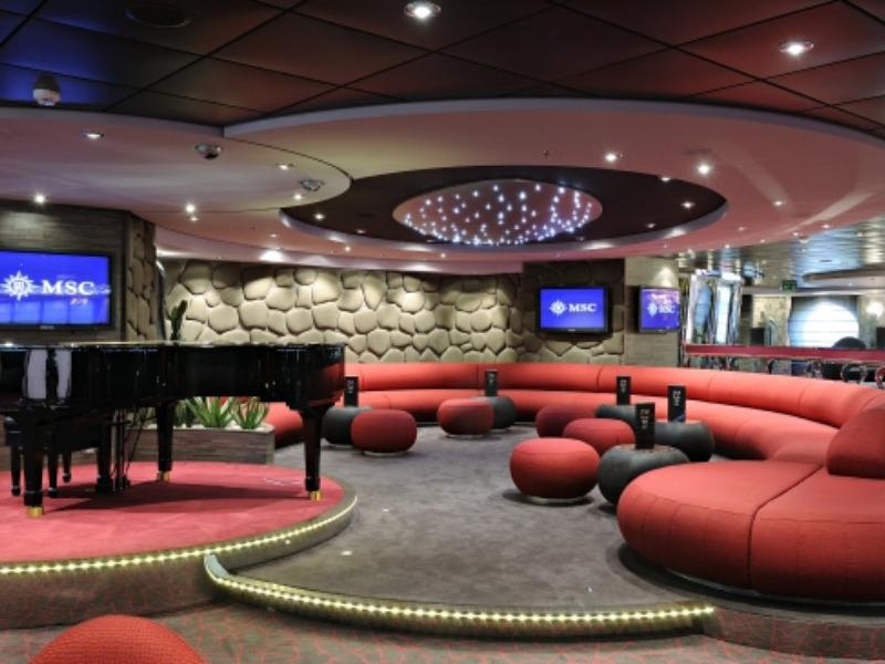 MSC croisières Splendida Aft Lounge